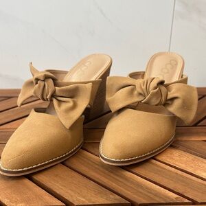 CCOCCI Tan Bow Mules